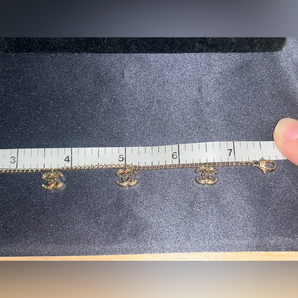 /traded/Chanel Matelasse CC Charm Bracelet in Gold Tone - Picture 14 of 16